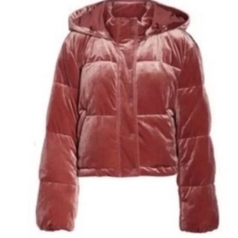 NEW Alo Yoga Velour Cropped Quilted Jacket Hooded Luxe Stretch Velvet Rosewood M